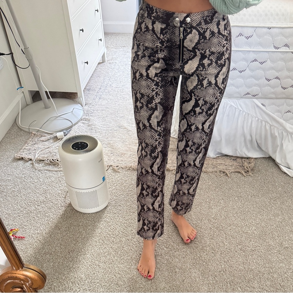 Lumiere Black and Gray Snake Print Cropped Pants